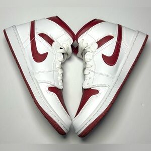 Women's Jordan 1 Mid Reverse Chicago Sz 7.5   (*NO ORIGINAL SHOE BOX INCLUDED)